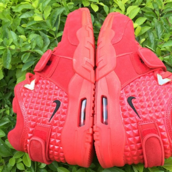 Nike - Picture 2 of 3